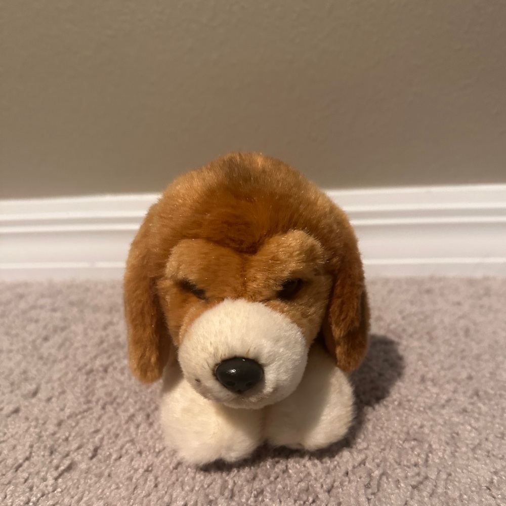 Ganz Webkinz Signature Lying Down Beagle Puppy Dog.